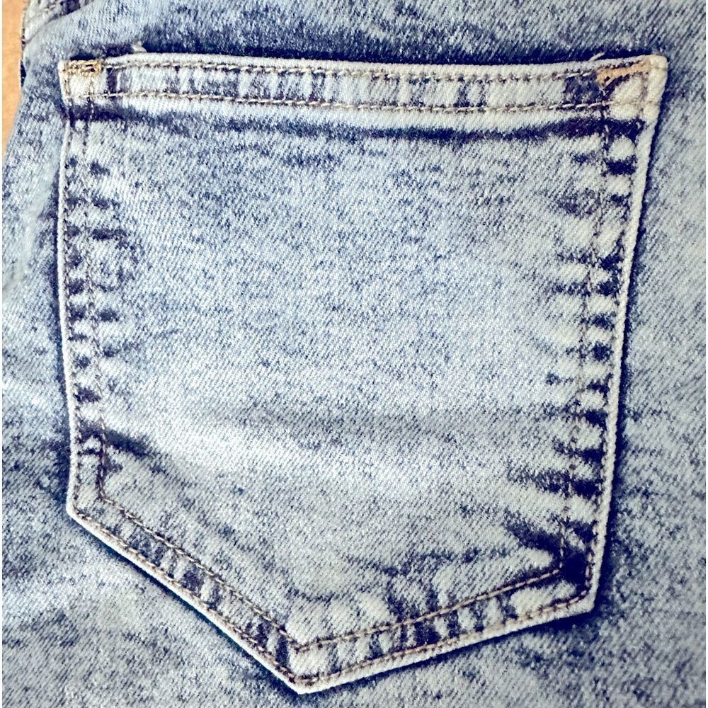 Gabrielle Union High Rise Ripped Straight Leg Jeans in the Size 10 - Picture 8 of 12